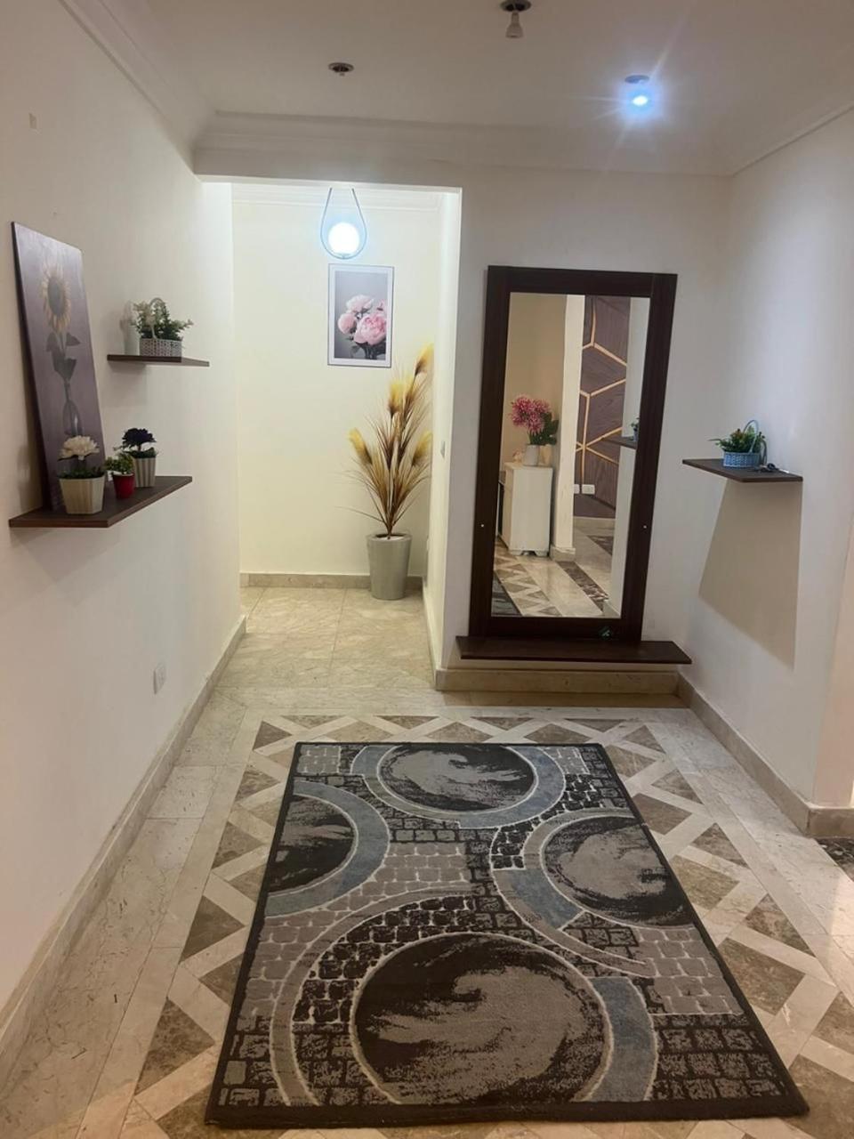 Nile Dolphin Apartment *